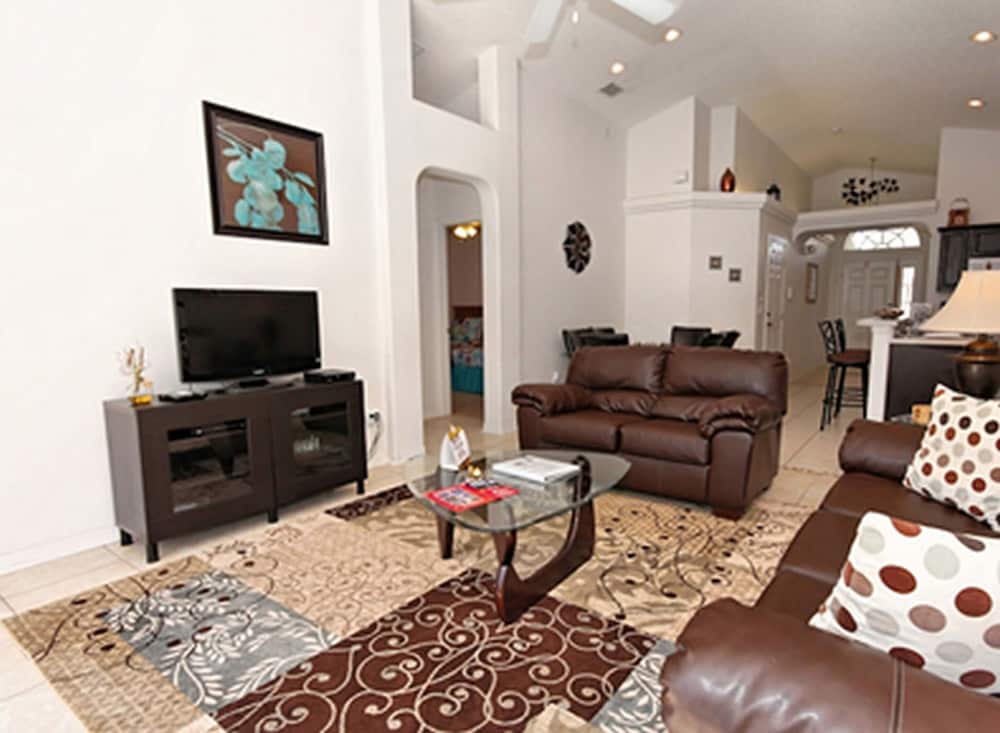 Villa photo 3