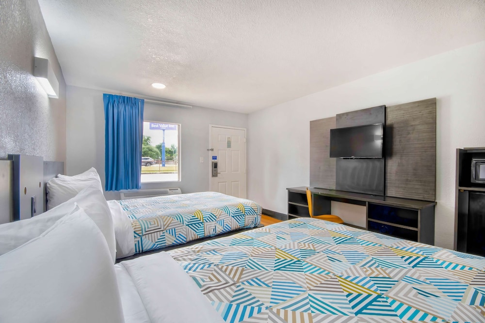 Standard Room, 2 Double Beds, Non Smoking - Photo 6