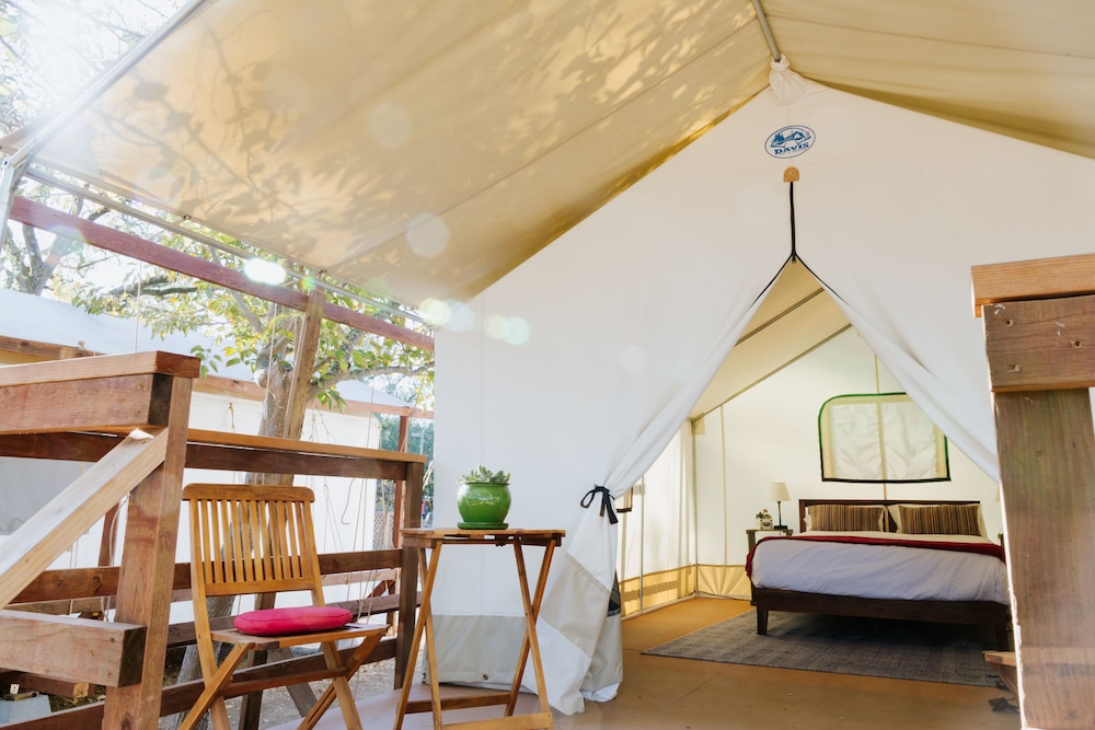 Premium Tent, 1 Queen Bed