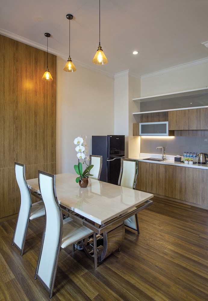 Suite Room - Photo 2