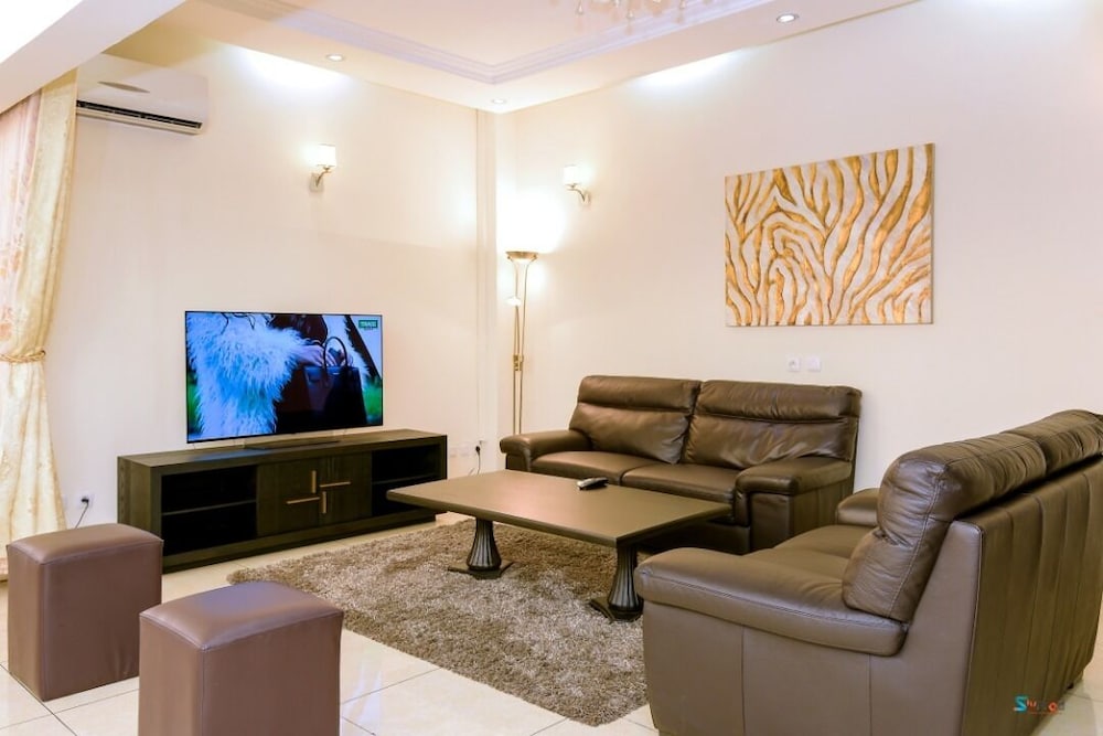 Luxury Apartment photo 2