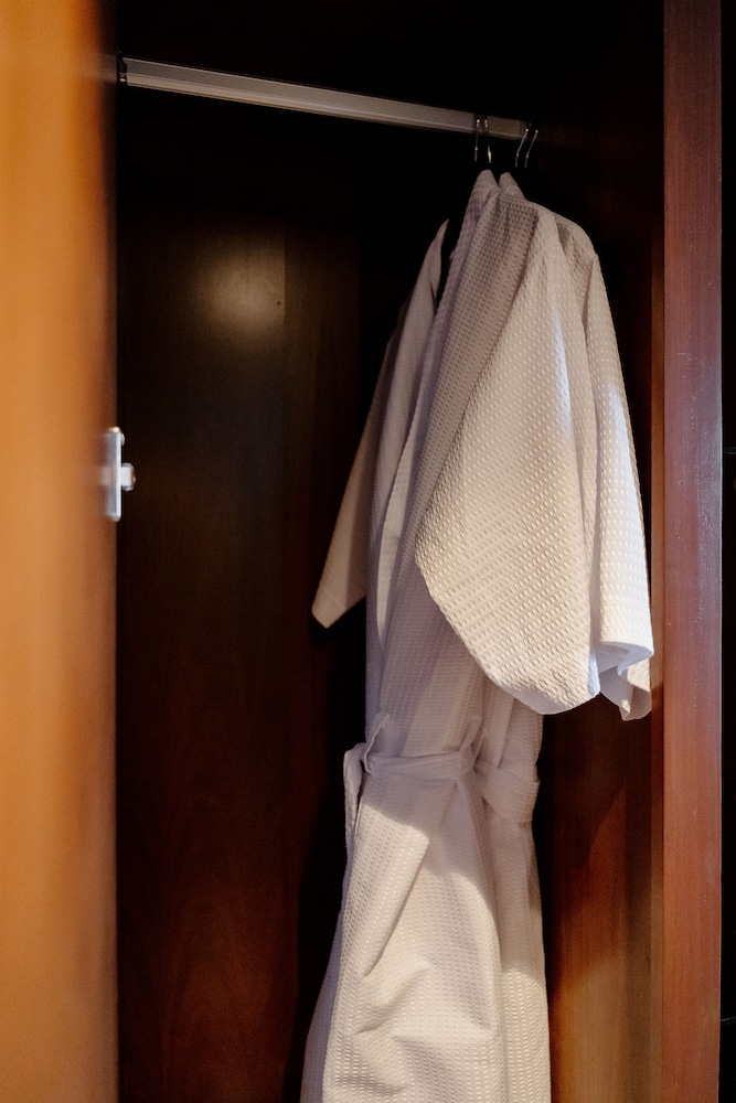 Superior Room, 1 King Bed - Photo 2
