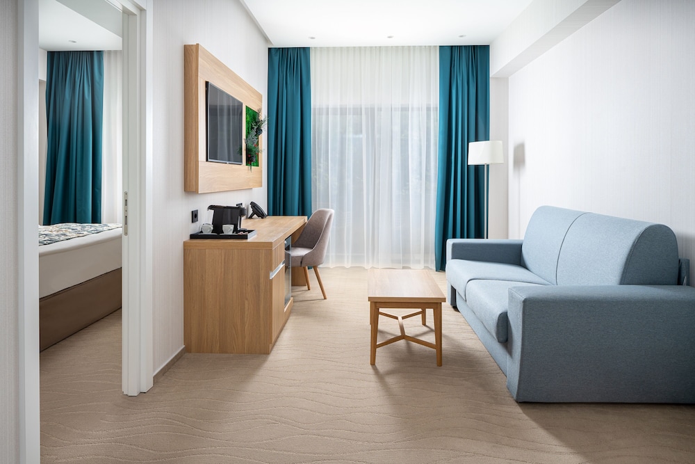Suite, 1 Bedroom, Balcony