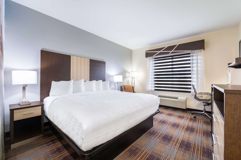 Room, 1 King Bed, Accessible, Non Smoking - Photo 1