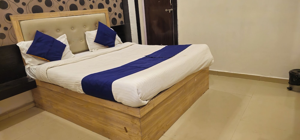 Deluxe Room, City View
