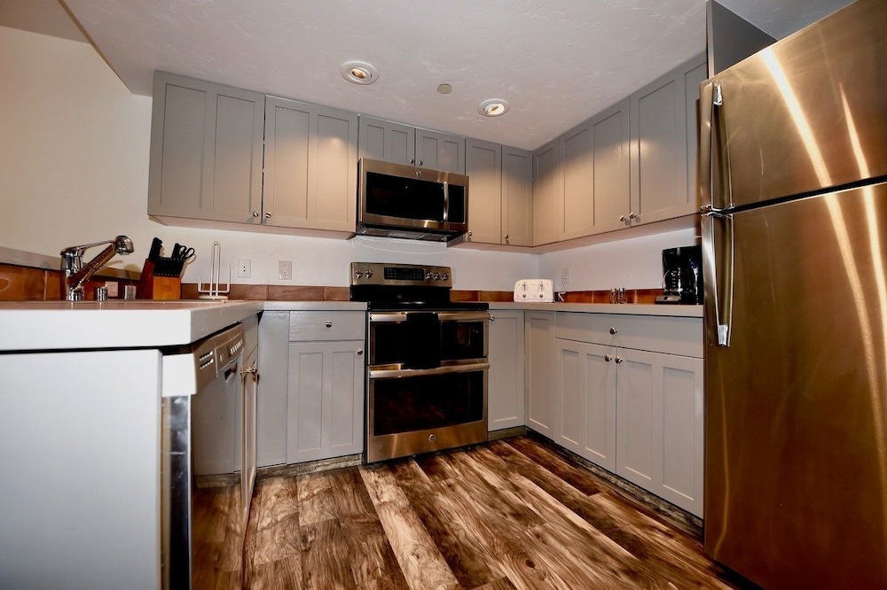 Suite, 2 Bedrooms, River View photo 3