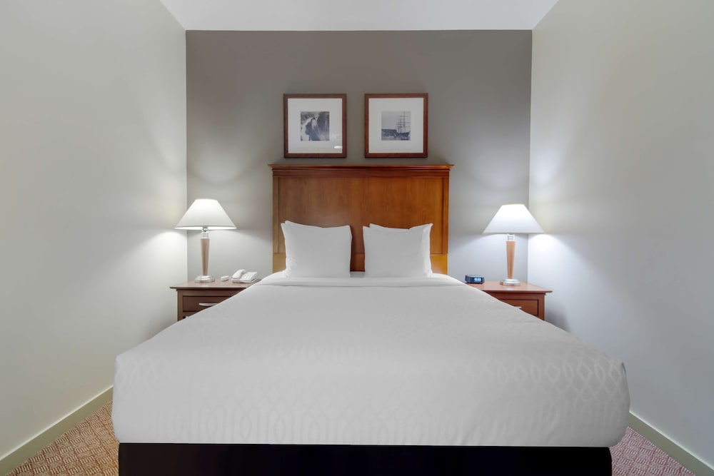Suite, 1 Queen Bed, Non Smoking, Kitchenette - Photo 1