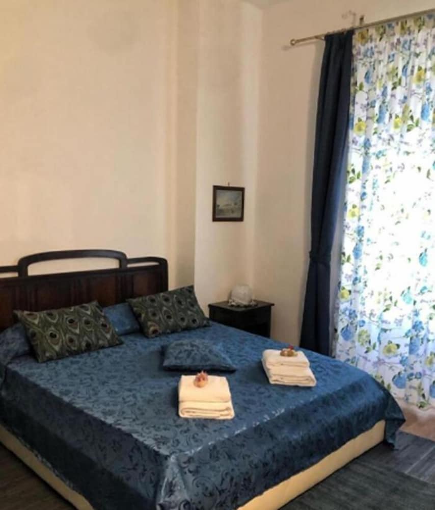 Business Double Room, 1 Queen Bed, Non Smoking, Courtyard View