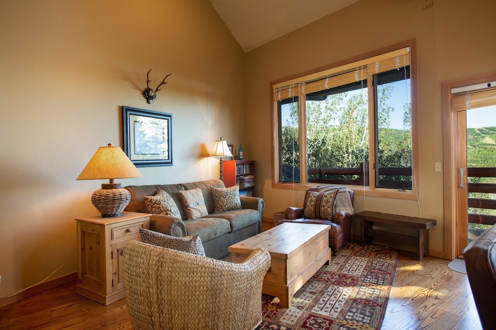 Condo, 3 Bedrooms