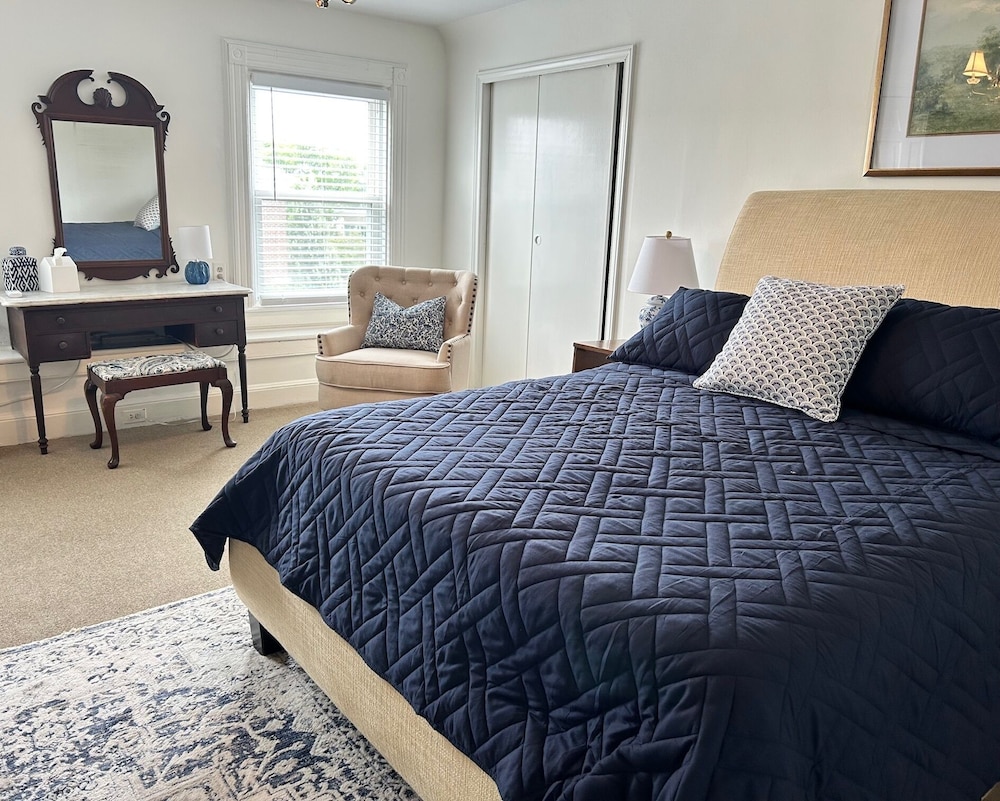 Third Floor Queen Suite