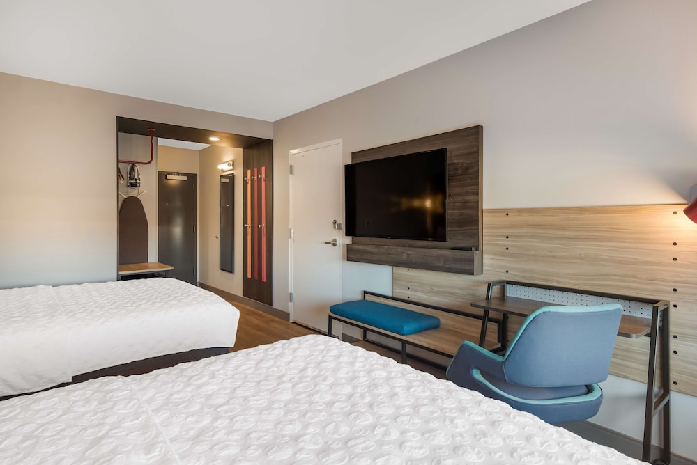Room, 2 Queen Beds, Accessible (Hearing) photo 3