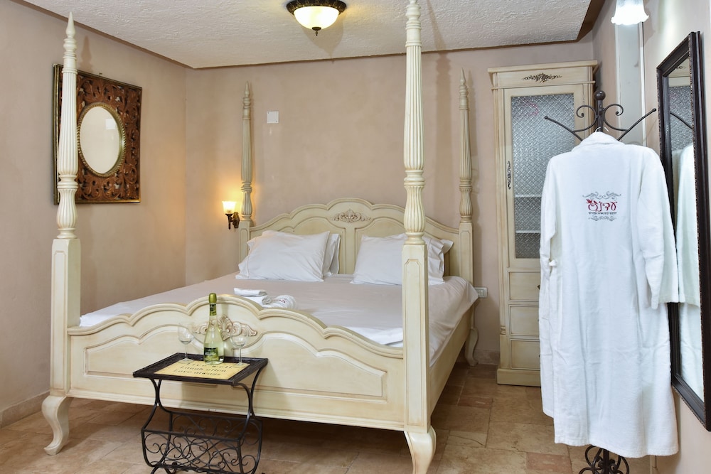 Classic Suite, 1 Bedroom, Jetted Tub, Ground Floor photo 2