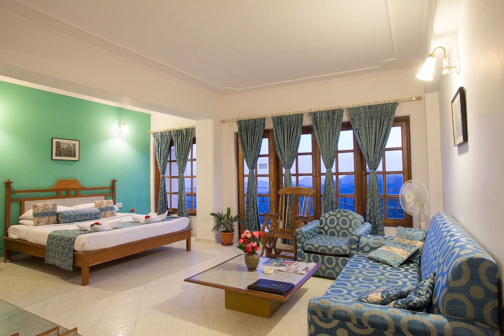 Royal Studio With Balcony and Valley View - Photo 5