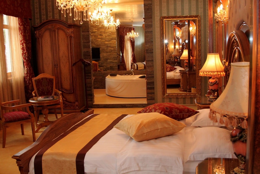 Presidential Suite photo 1