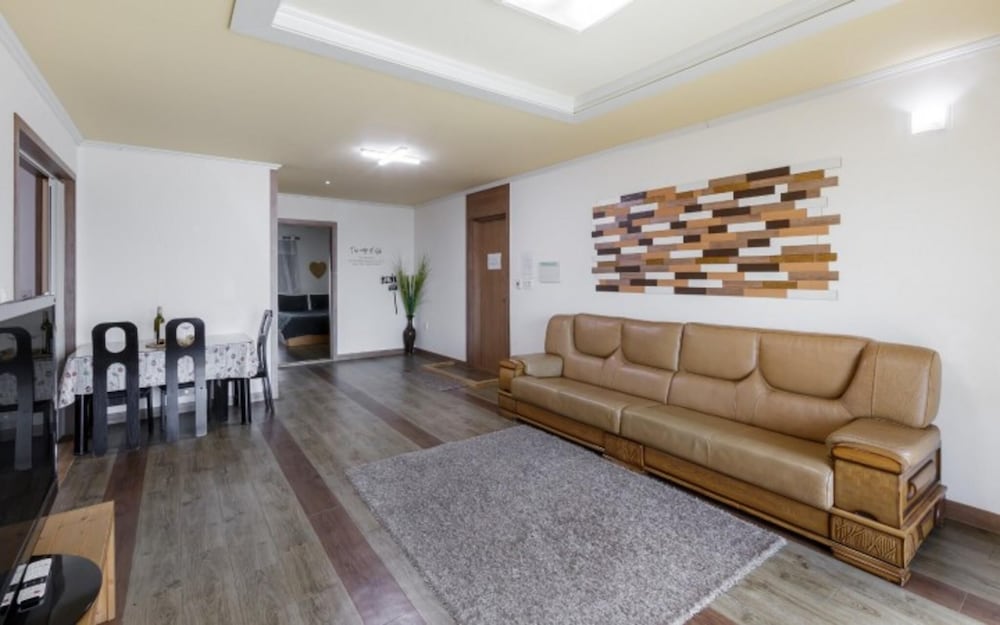 Room (MK02 (Group Room))