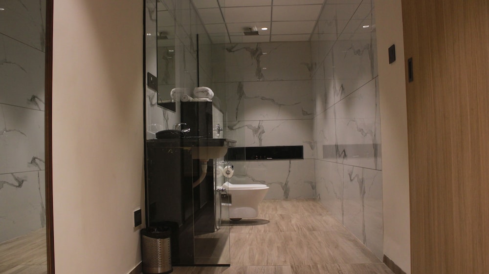 Signature Room - Photo 2