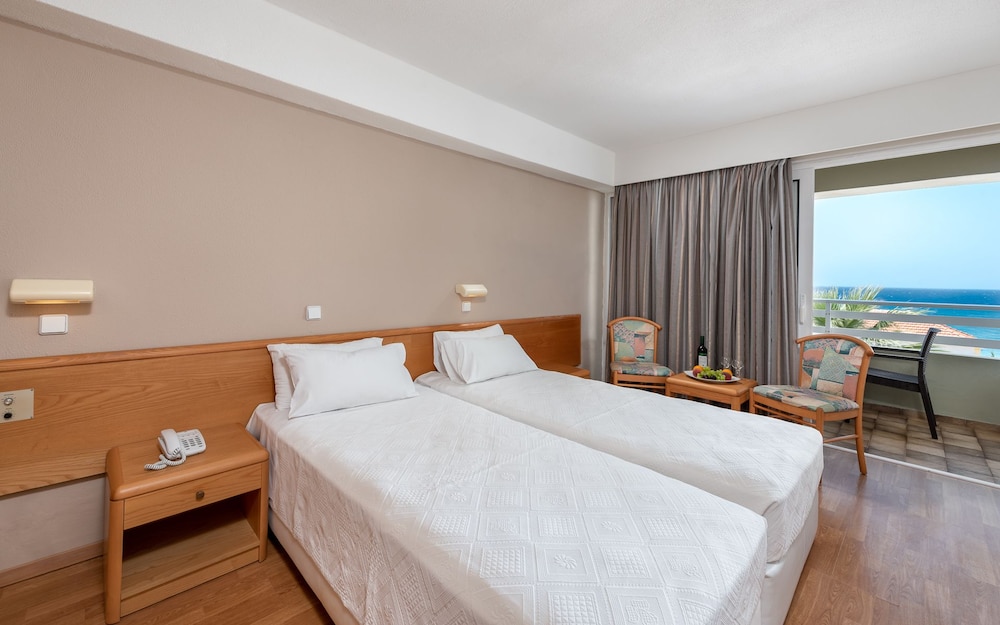 Twin Room, Sea View photo 2
