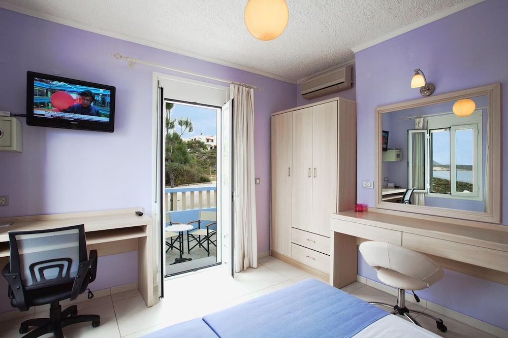 Apartment, 2 Bedrooms, Sea View photo 1