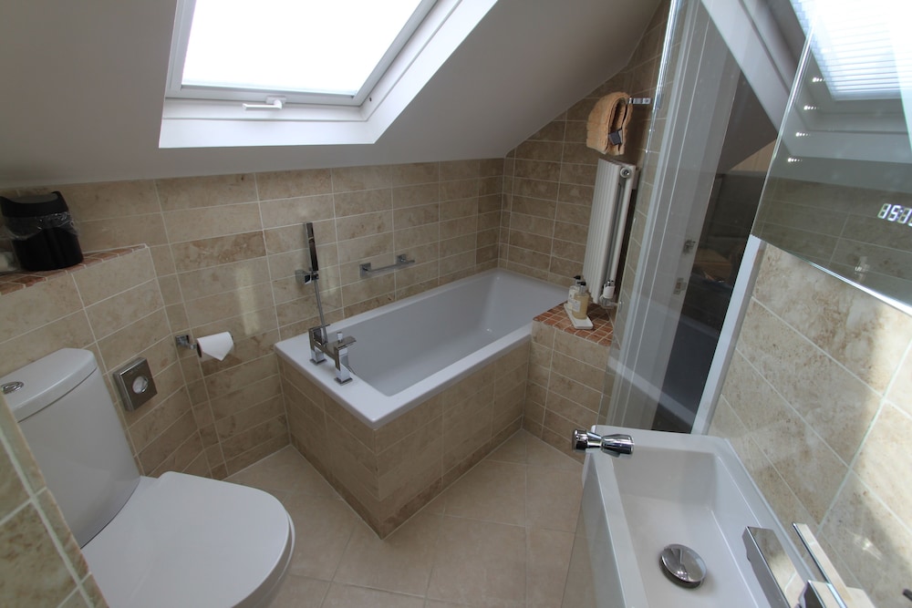 Deluxe Quadruple Room, Lake View - Photo 11