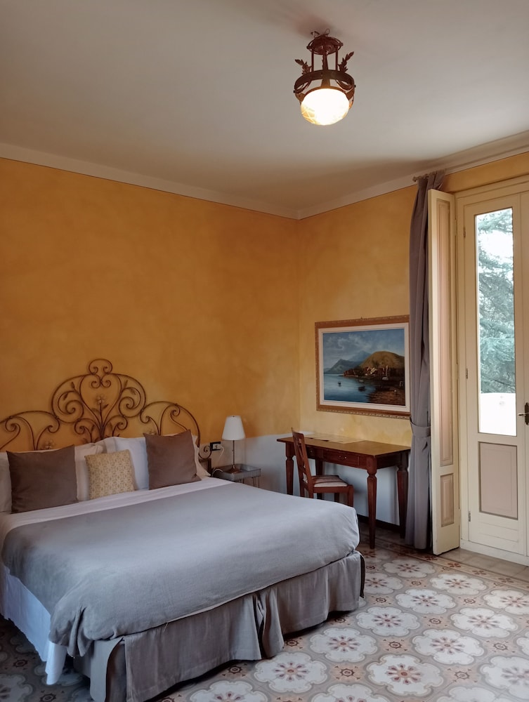 Superior Double Room, Multiple Beds, Terrace, Lake View (Ospiti) photo 2