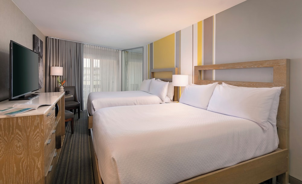 Standard Room, 2 Queen Beds, Accessible - Photo 1