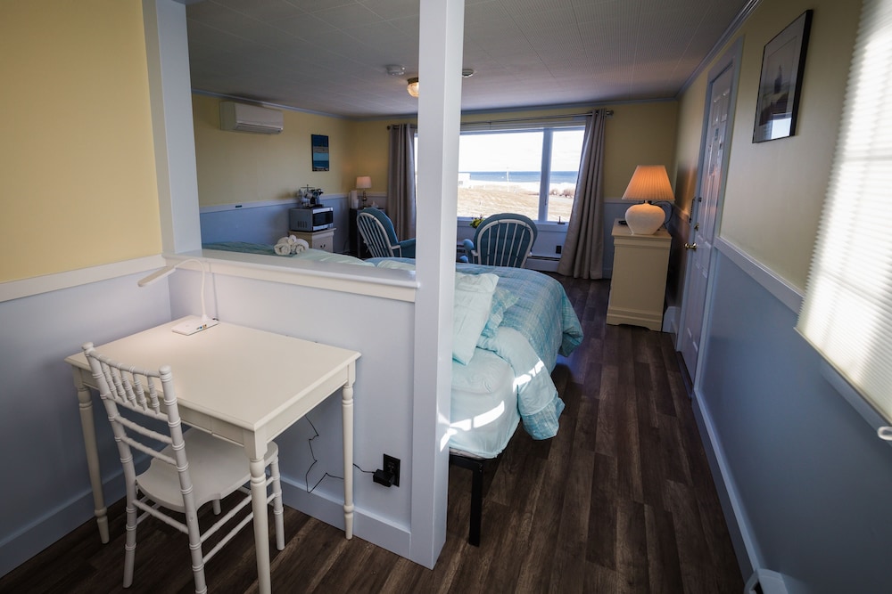 Deluxe Room, 2 Queen Beds, Non Smoking (Double and Twin)