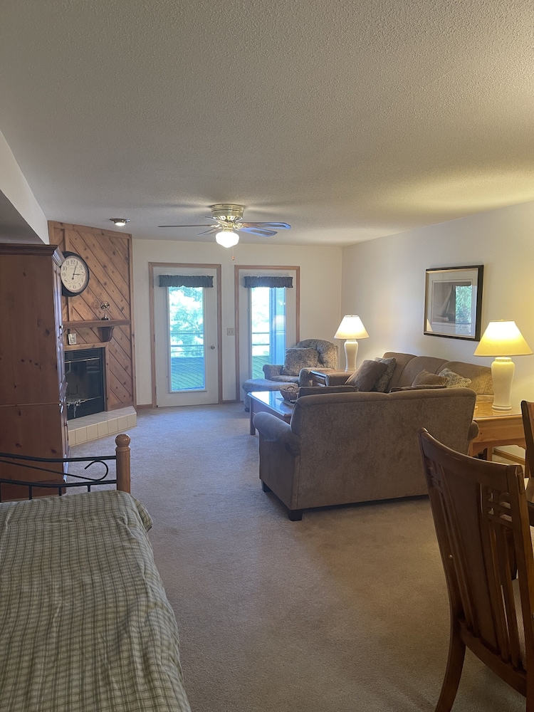 Premium Condo, 2 Bedrooms, 2 Bathrooms (Jacuzzi Tub in Master Bath) photo 2