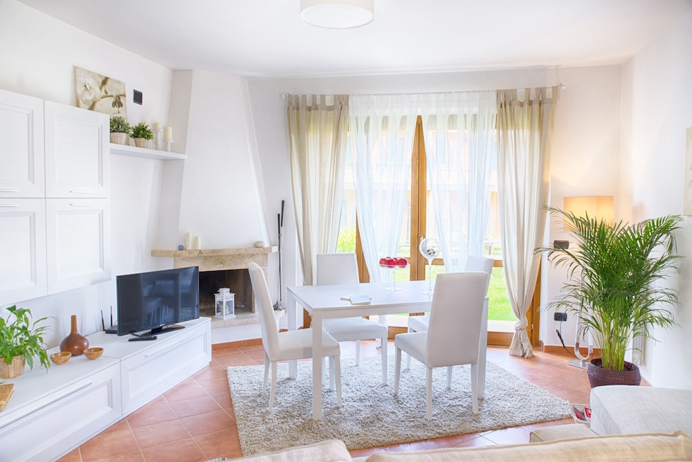 Villa photo 1