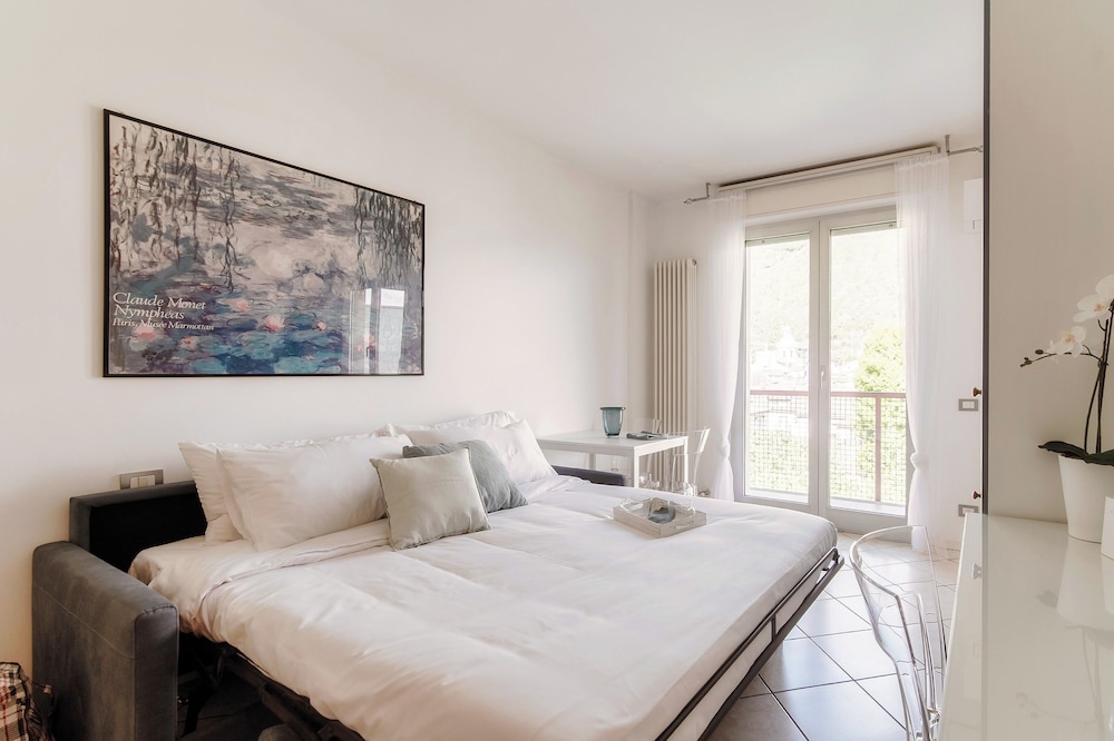 Apartment, Balcony