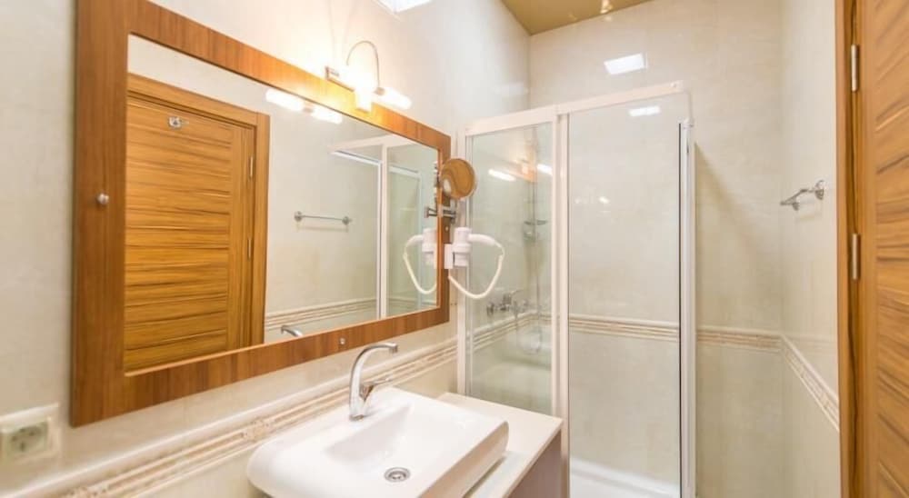 Standard Triple Room photo 3