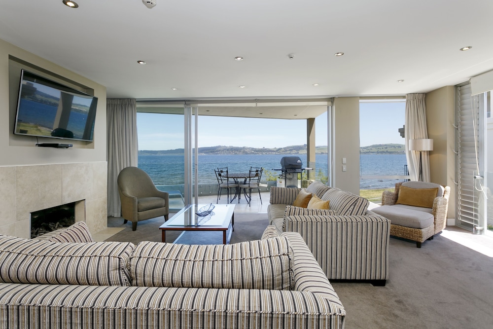 Luxury Apartment, 3 Bedrooms, Lake View, Lakeside