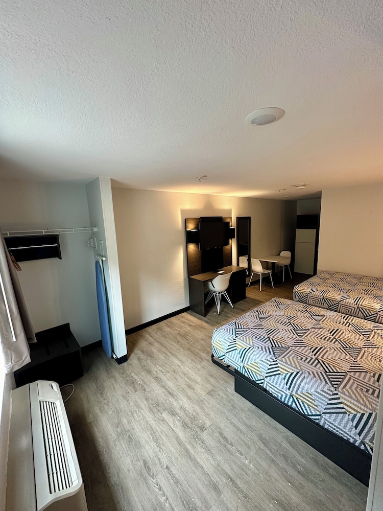 Standard Room, 2 Queen Beds, Non Smoking, Kitchenette