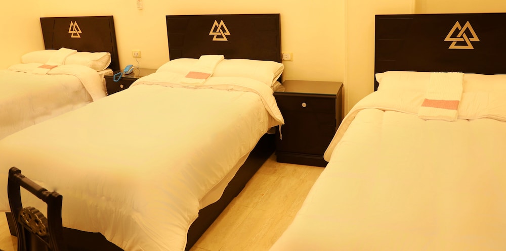 Economy Triple Room photo 3