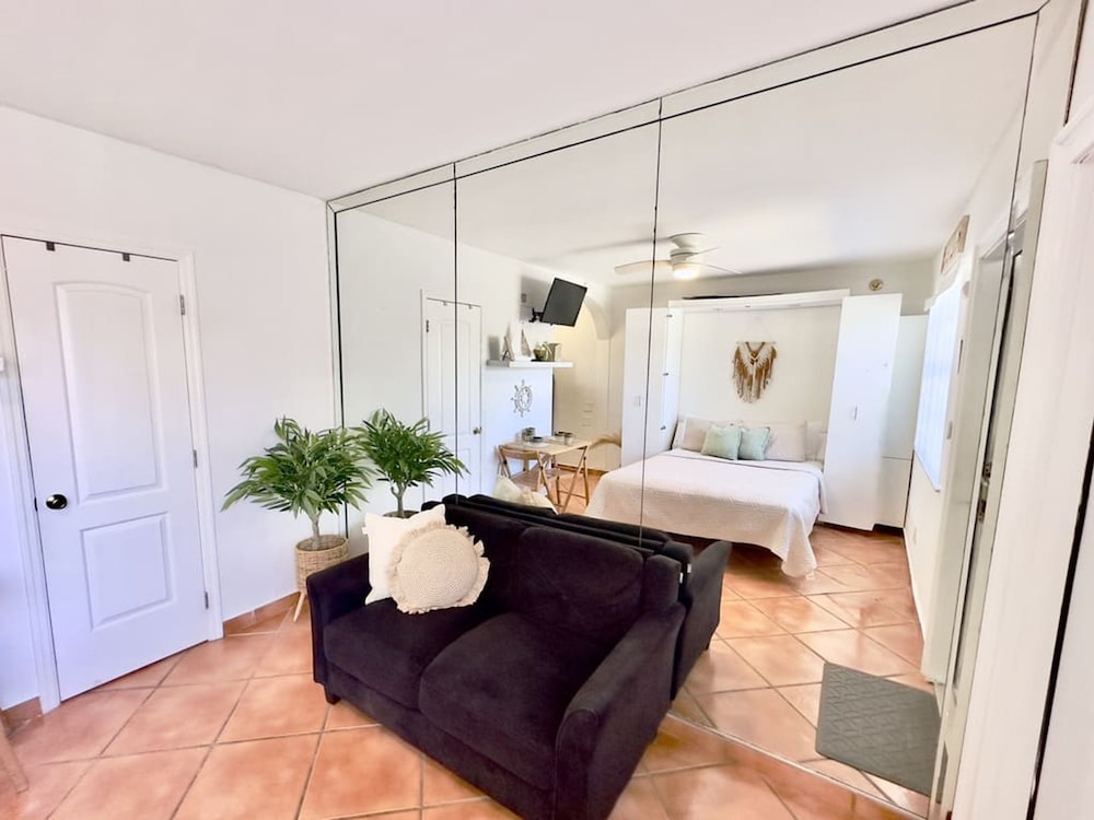Beach Lover s Studio Apartment in Hollywood FL, Photo 5