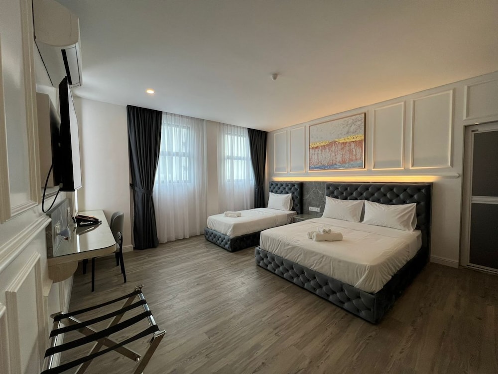 Family Triple Room, City View photo 1
