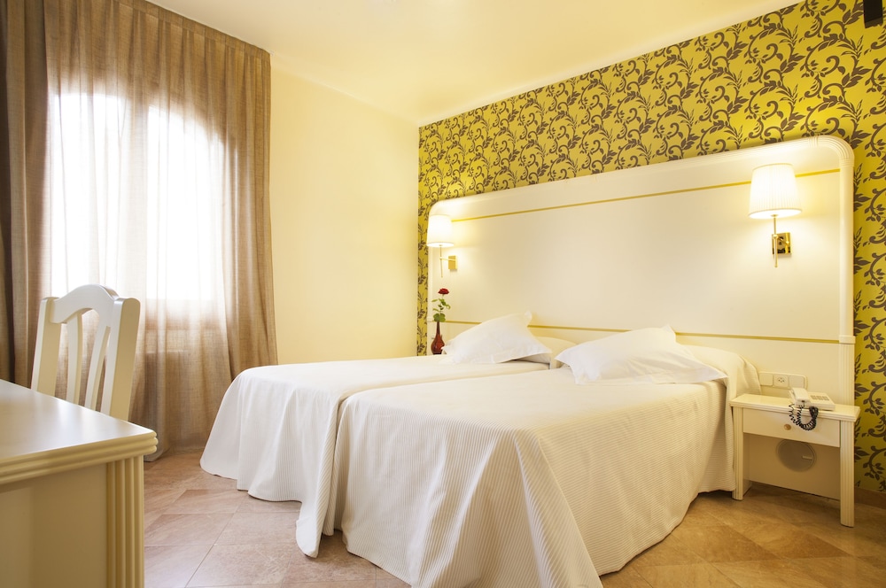 Standard Double Room - Photo 1