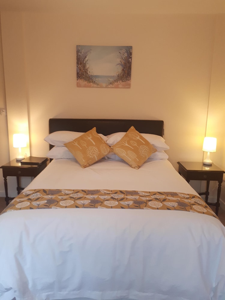 Deluxe Double Room, Ensuite, Garden View (Ground Floor )
