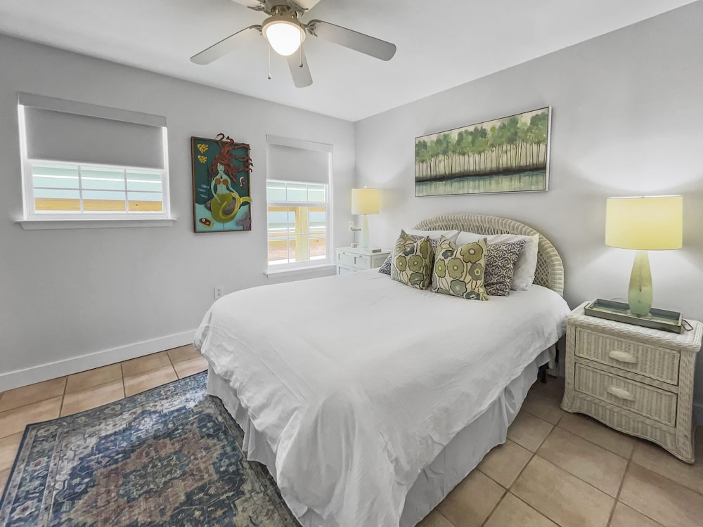 Condo, 2 Bedrooms