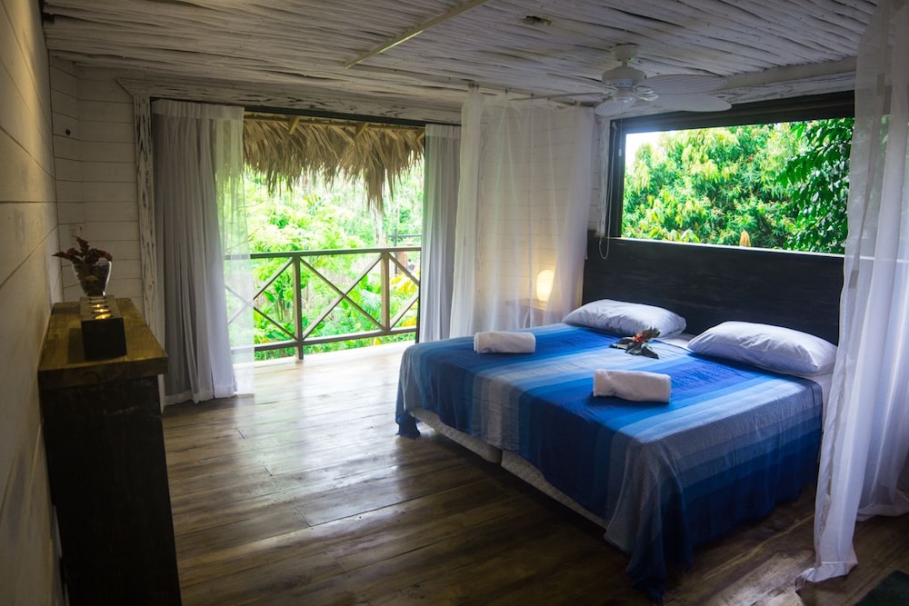 Standard Room, 1 King Bed photo 3