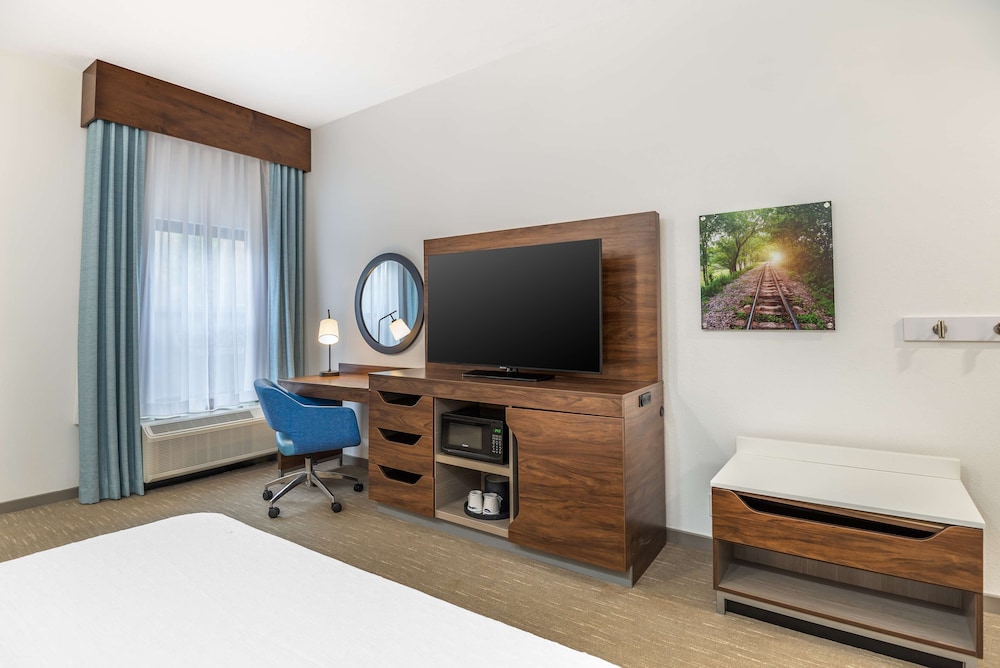 Room, 2 Queen Beds, Accessible, Bathtub (Mobility & Hearing) - Photo 3