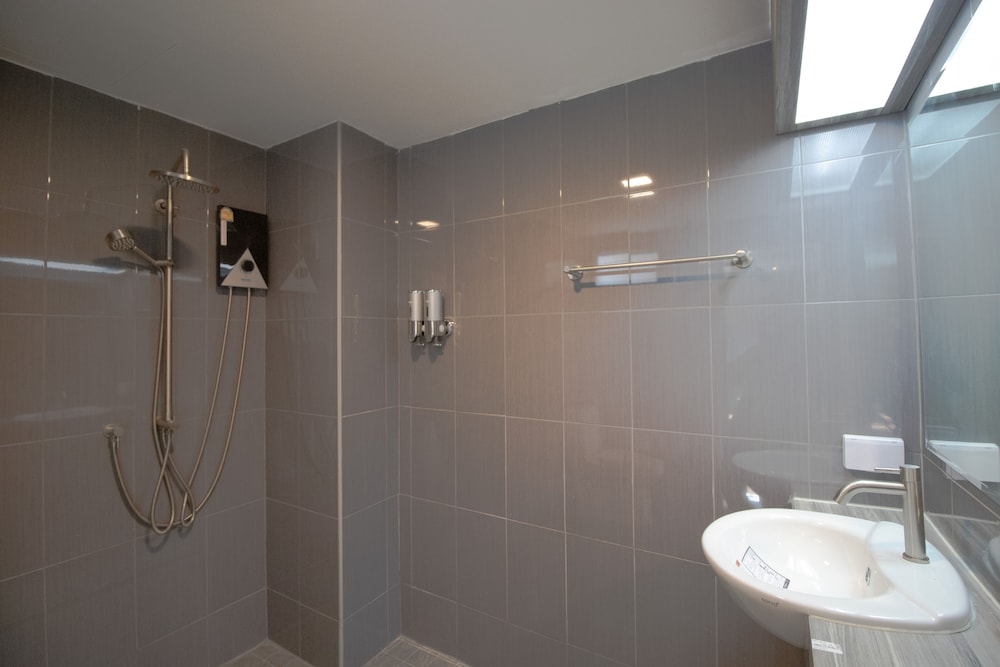 Superior Twin Room - Photo 7