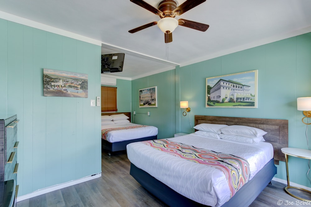Classic Room, 2 Queen Beds, Non Smoking photo 2