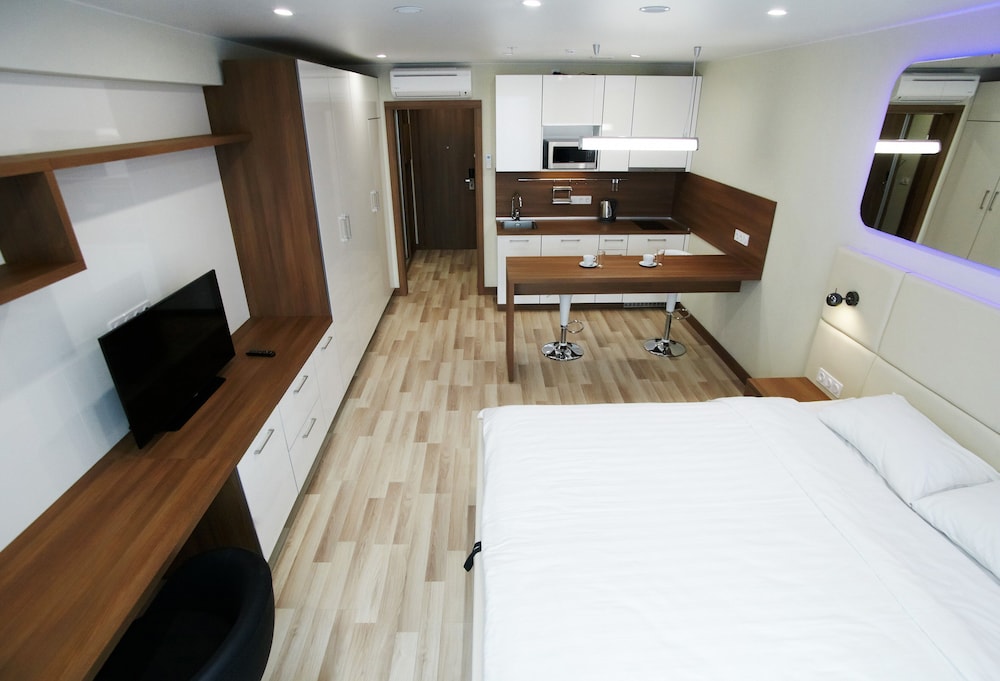 Superior Studio, 1 Queen Bed, Kitchen, Park View photo 1