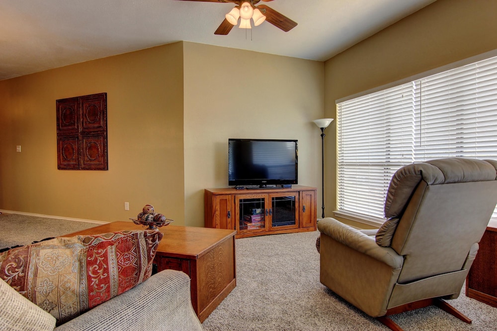 Condo, 2 Bedrooms
