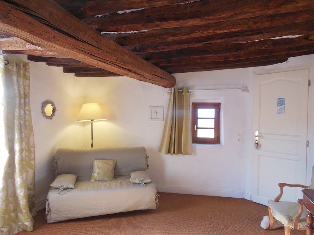 Room (Tour 1) photo 2