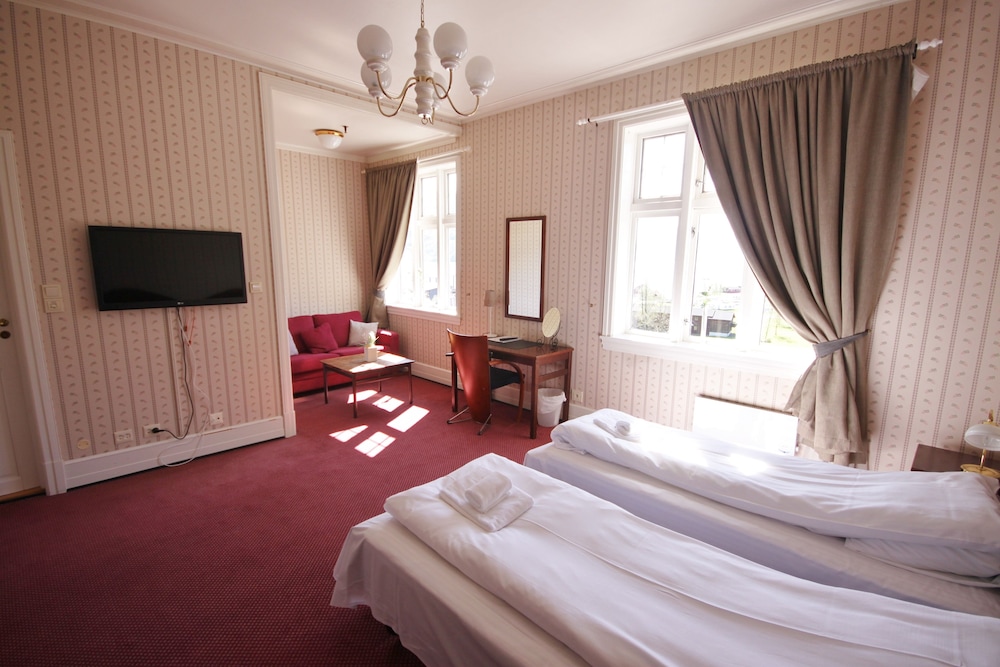 Deluxe Double Room (Fjord View) photo 3