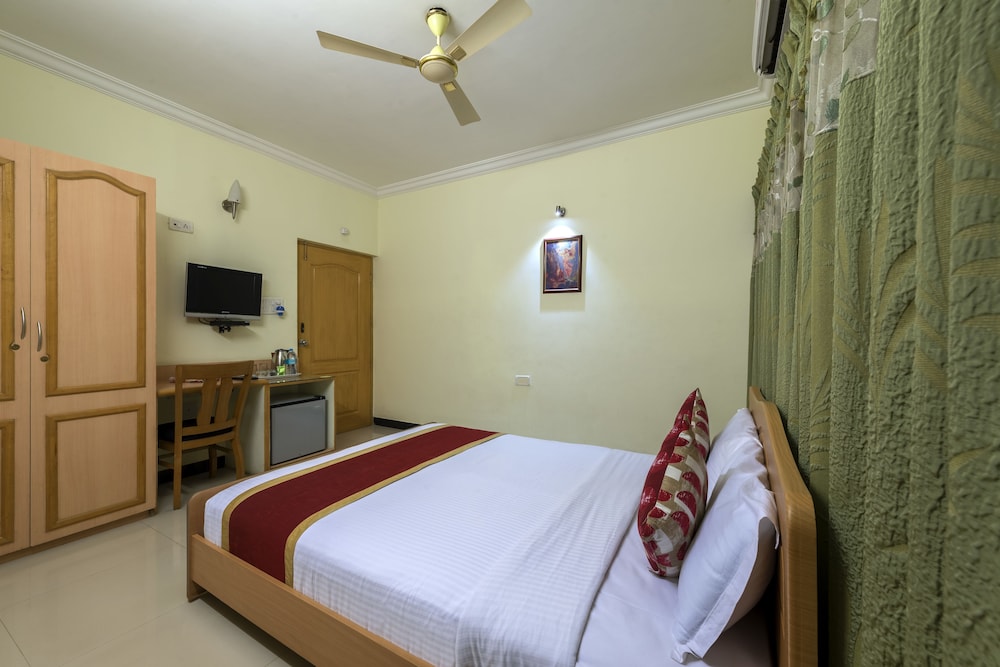 Deluxe Double Room, 1 Queen Bed photo 3