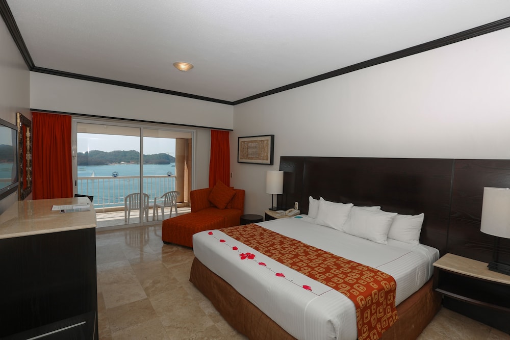 Deluxe Room, Balcony, Sea View - Photo 2