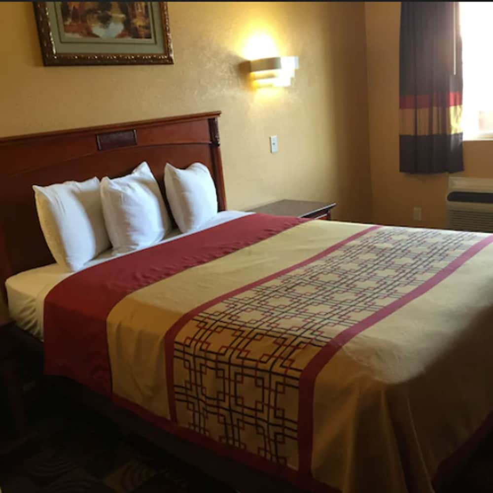 Standard Room, 1 Queen Bed, Accessible, Non Smoking photo 1