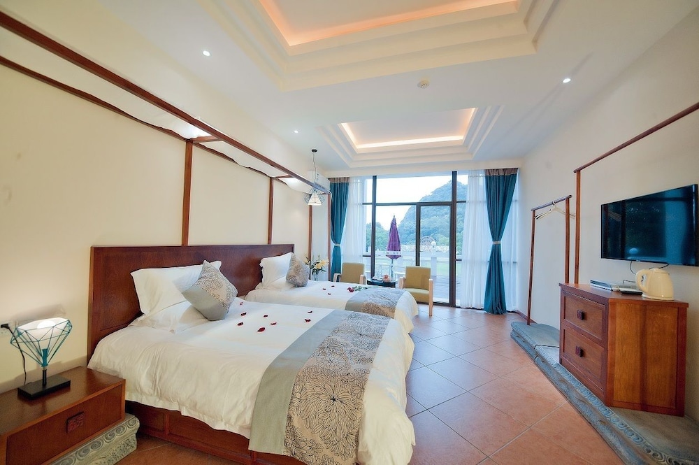 Premium Twin Room photo 3